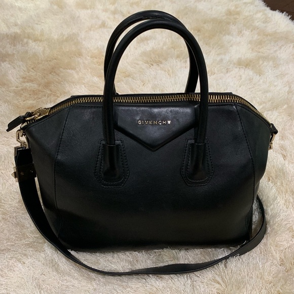 Givenchy Handbags - Authentic Givenchy Antigona Medium Handbag